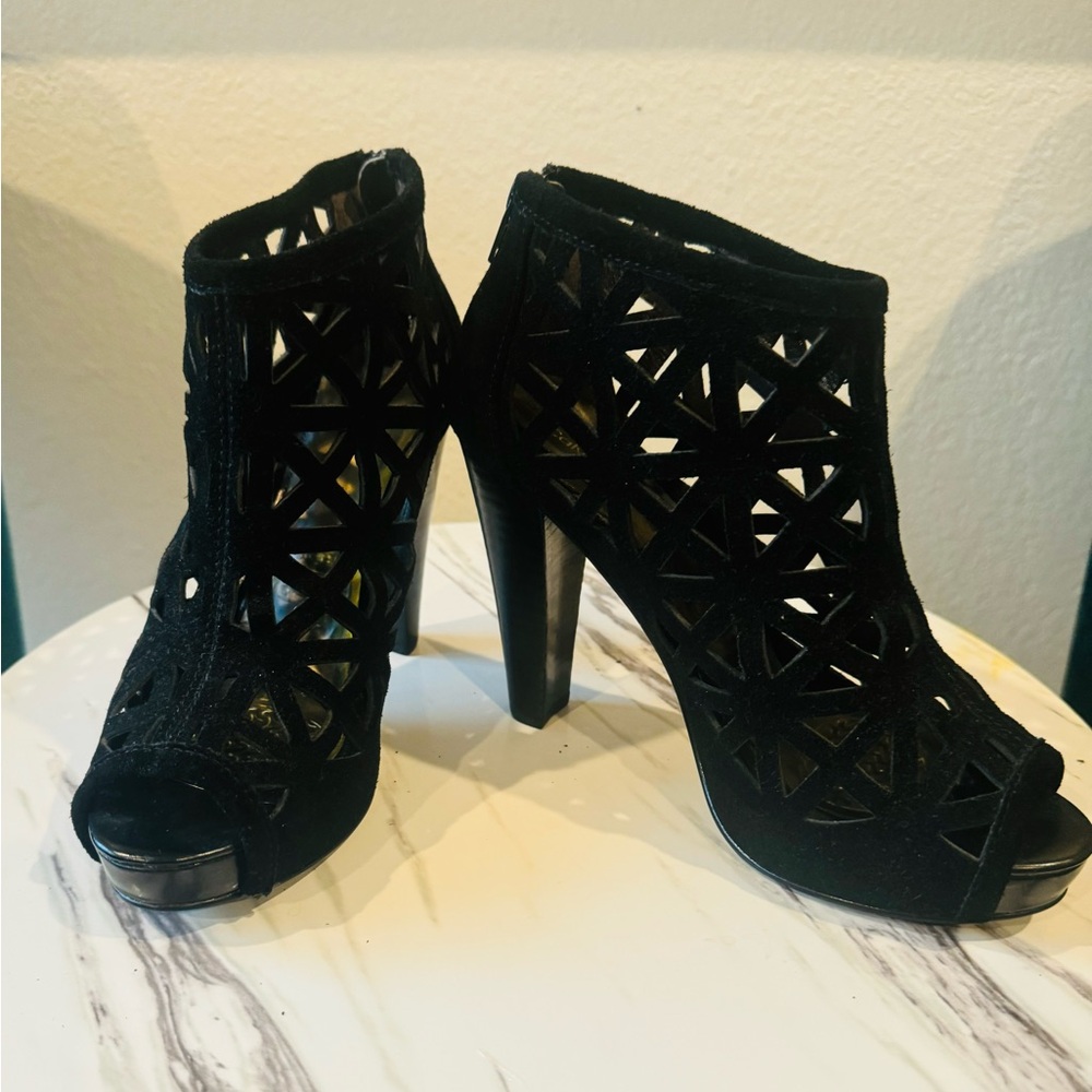 Calvin Klein Black Suede High Heel Peeped Toe Booties 1/2” Platform Size 6.5M